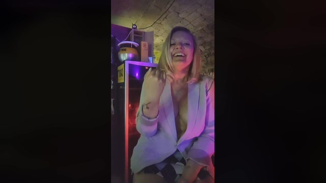 LADY_CHARLYNE  30-04-2022